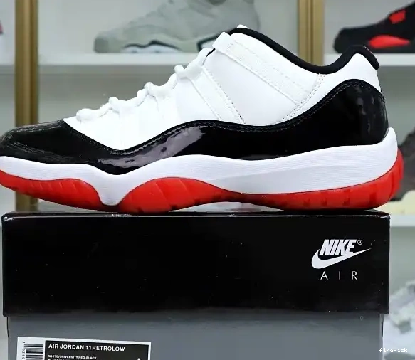 AIR WHITE LOW JORDAN 11 BRED 0602